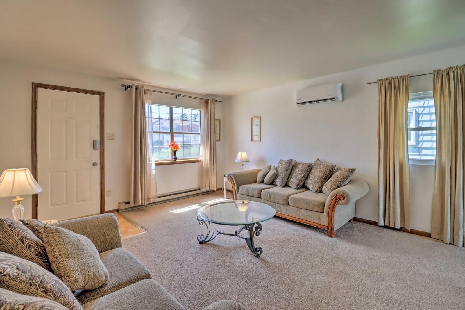 Cozy Allentown Townhouse 2 Mi to Hamilton District Main image 2